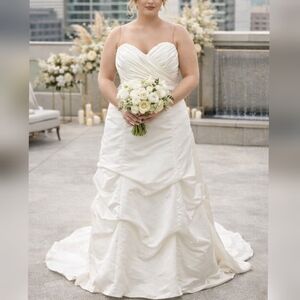 Eden Bridal Gold Label Ivory Satin Ruched Sweetheart Trumpet Wedding dress sz 16